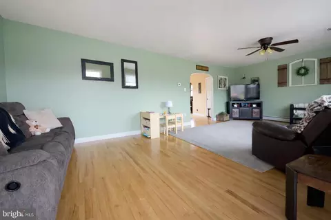 Living - 118 Washington Ave, Lamar, PA 16848 photo 3 of 4