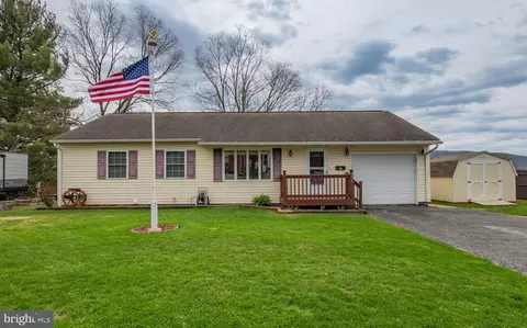 956 Center St, Lock Haven, PA 17745