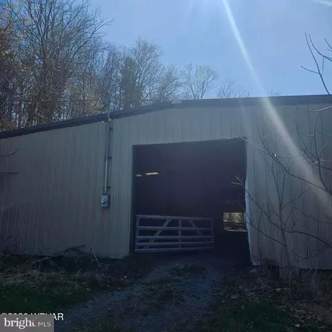 250 Langs Ln, Mill Hall, PA 17751