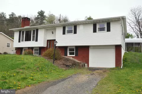 16 Beech Ln, Lock Haven, PA 17745