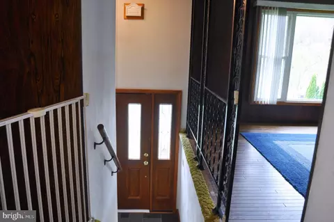 Entry Way - 16 Beech Ln, Lock Haven, PA 17745 photo 1 of 5