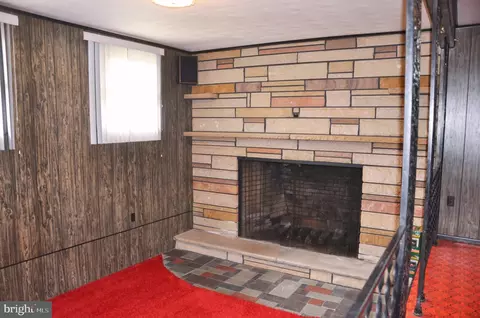 Living - 16 Beech Ln, Lock Haven, PA 17745 photo 4 of 6
