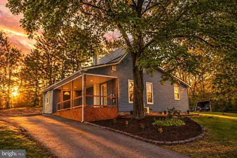 320 Long Run Rd, Mill Hall, PA 17751