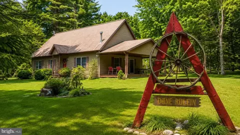 2977 Queens Run Rd, Lock Haven, PA 17745