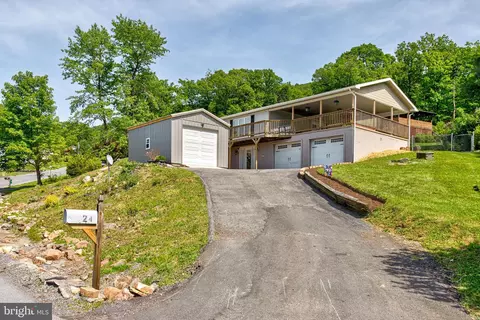 24 Quiggle Ave, Lock Haven, PA 17745