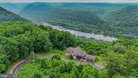 830 White Rock Ln, Mill Hall, PA 17751