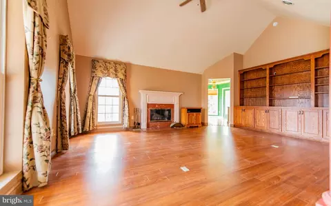 Living - 67 Julia Dr, Lock Haven, PA 17745 photo 1 of 2