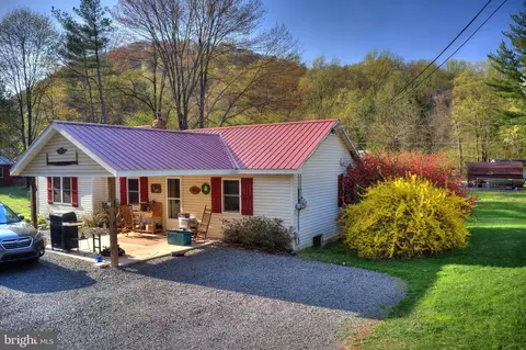 1466 Elk Grove Rd, Benton, PA 17814
