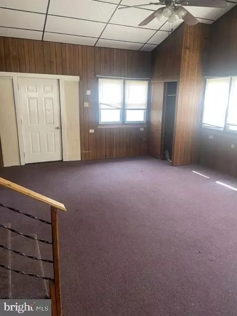 324 Eighth St E, Berwick, PA 18603 photo 2