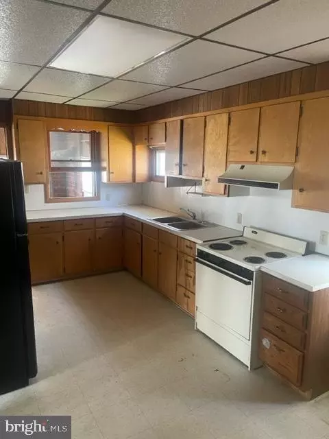 324 Eighth St E, Berwick, PA 18603 photo 4