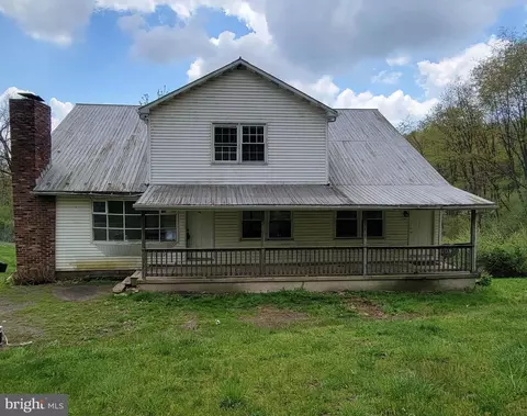 31 Runaway Ln, Millville, PA 17846