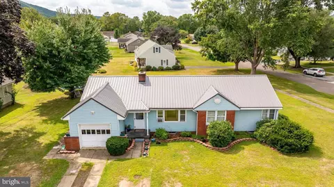 17 Central Ave, Bloomsburg, PA 17815