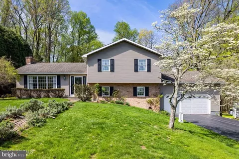 110 River Dr, Bloomsburg, PA 17815