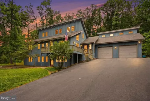 17 Maplewood Rd, Berwick, PA 18603