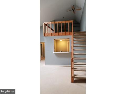 105 Mountain View Dr, Wayne, PA 19087 photo 1