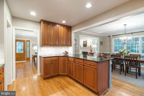 212 Forest Hills Cir, Devon, PA 19333 photo 15