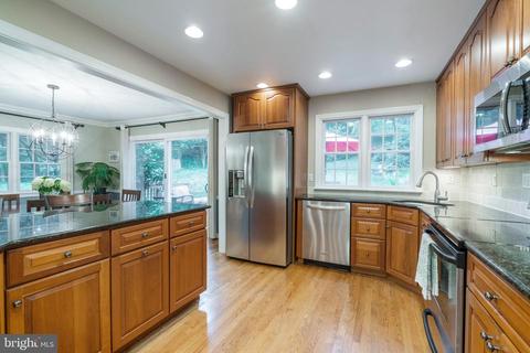 212 Forest Hills Cir, Devon, PA 19333 photo 14