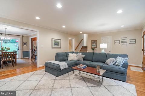 212 Forest Hills Cir, Devon, PA 19333 photo 9