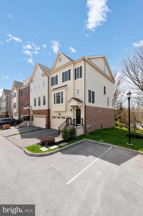 2 Parkview Cir, Wayne, PA 19087 photo 2