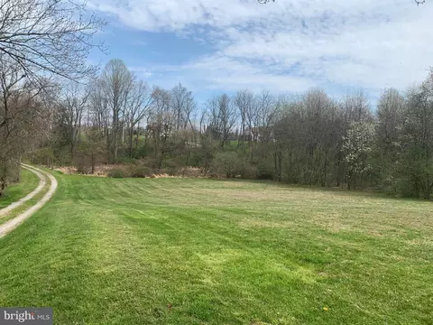 833 Kings Row Rd, Oxford, PA 19363