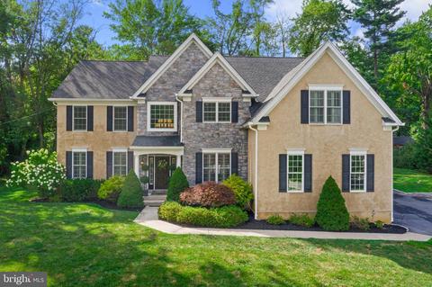 323 Oakwood Ln, Devon, PA 19333 photo 1