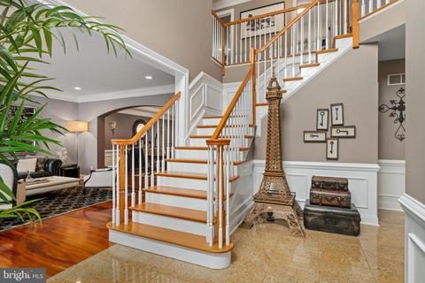 323 Oakwood Ln, Devon, PA 19333 photo 4