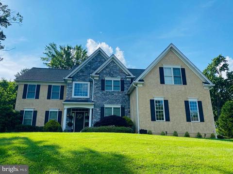 323 Oakwood Ln, Devon, PA 19333 photo 2