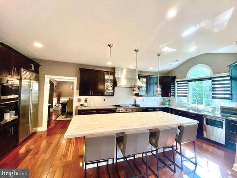 323 Oakwood Ln, Devon, PA 19333 photo 12