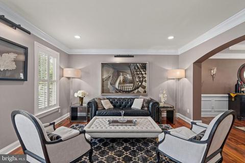 323 Oakwood Ln, Devon, PA 19333 photo 8