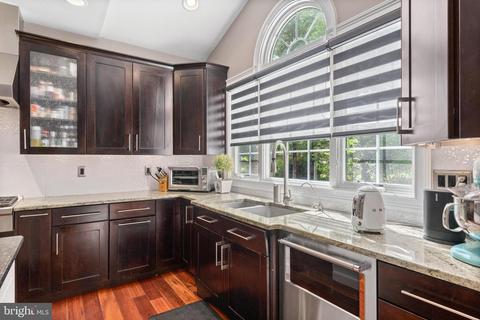 323 Oakwood Ln, Devon, PA 19333 photo 14