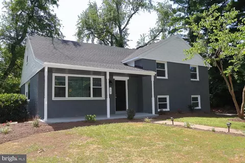 16 Fairway Dr, Malvern, PA 19355