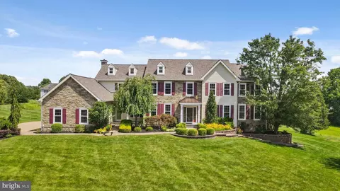 1660 Linda Dr, West Chester, PA 19380