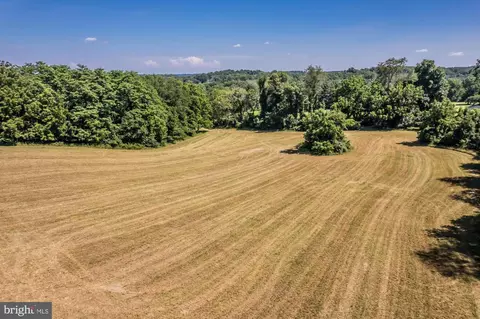 2022 Apt 1 And Apt 2 Bondsville Rd, Downingtown, PA 19335