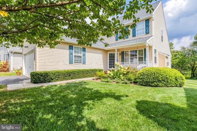 808 Edgewood Ct, West Grove, PA 19390