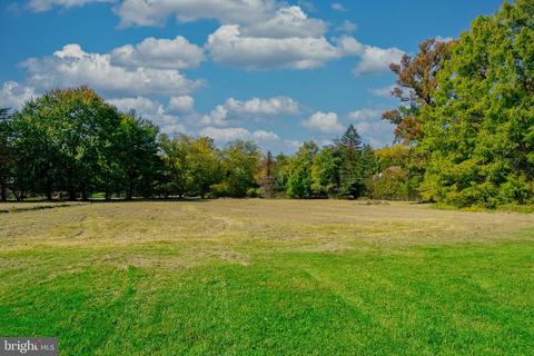 437 S Fairfield Rd, Devon, PA 19333