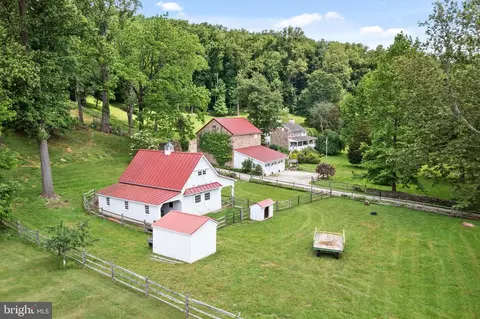 1129 Davis Ln, Chester Springs, PA 19425