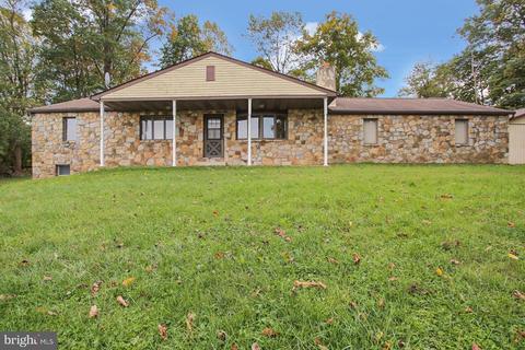 455 Yoder Rd, Elverson, PA 19520 photo 4