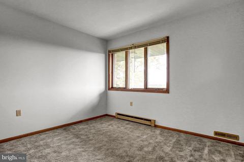 455 Yoder Rd, Elverson, PA 19520 photo 14