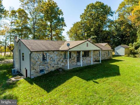 455 Yoder Rd, Elverson, PA 19520 photo 1