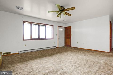 455 Yoder Rd, Elverson, PA 19520 photo 5