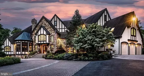 1 Bittersweet Dr, West Chester, PA 19382