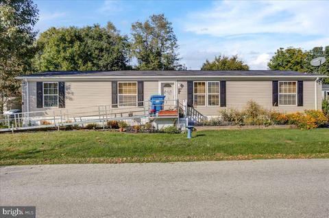 11 Doe Ct, Honey Brook, PA 19344