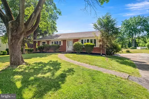 244 Old State Rd, Berwyn, PA 19312