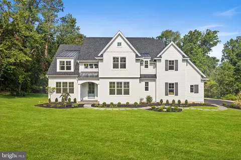 942 Forest Ln, Malvern, PA 19355