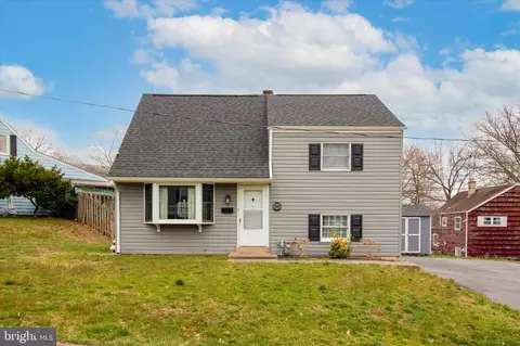 46 Robarts Dr, Phoenixville, PA 19460