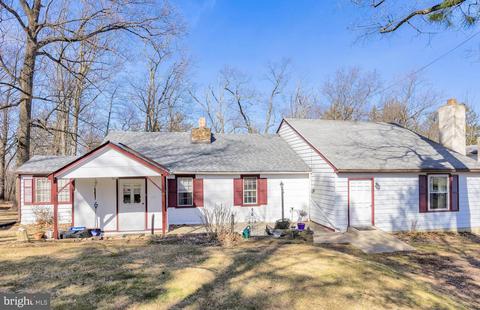 527 W Uwchlan Ave, Downingtown, PA 19335