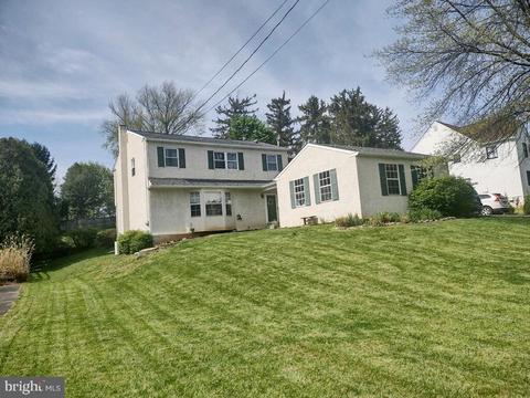 60 Ferry Ln, Phoenixville, PA 19460