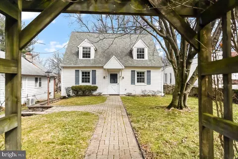 951 Radnor Rd, Wayne, PA 19087