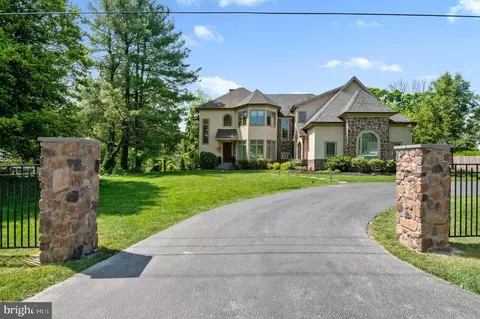 122 Old Lancaster Rd, Devon, PA 19333