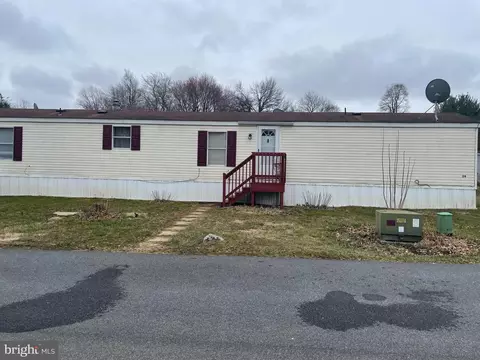 24 Violet Dr, Honey Brook, PA 19344